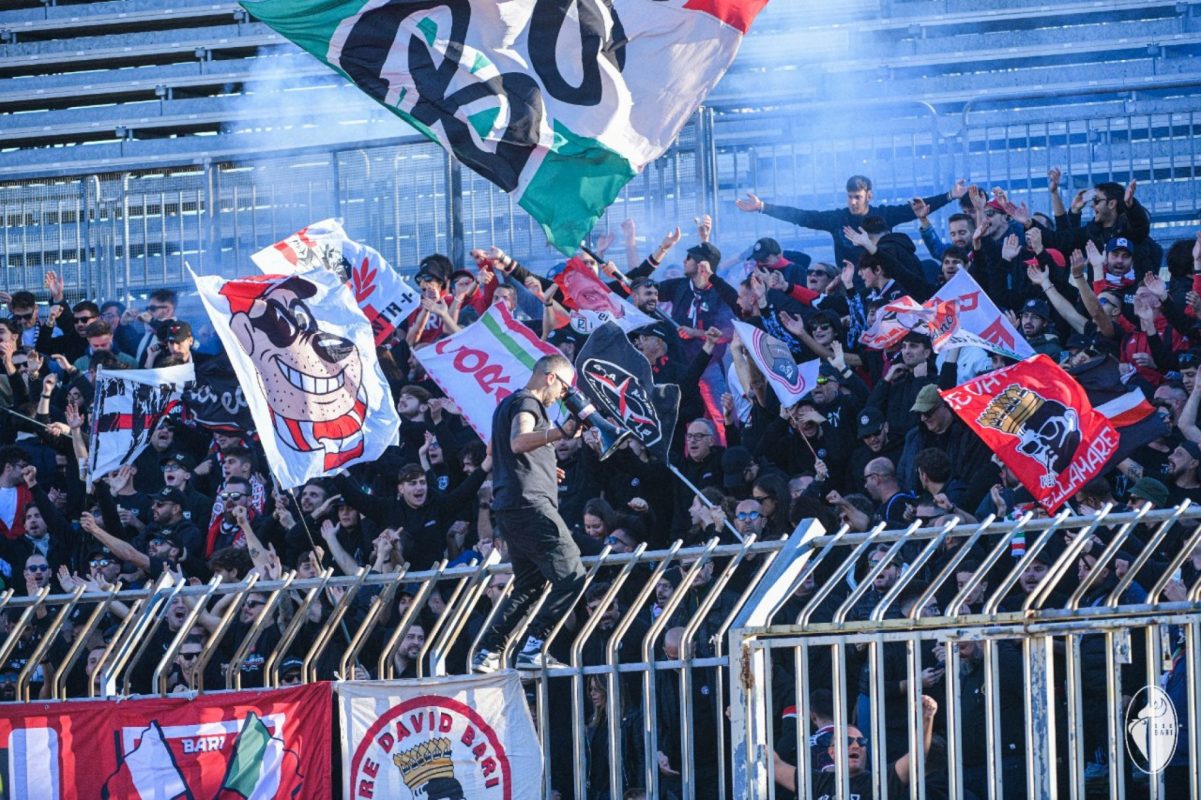 Bari tifosi biglietti Serie B