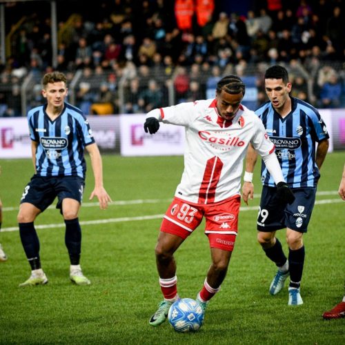 Da Lecco, il gestore del bar dello stadio: “5-6 tifosi del Bari hanno speso 600 euro falsi in birre”