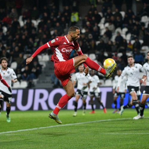 Serie B, ben 10 partite in un giorno. Il Bari alle 16.15 ospita il Cosenza. Il programma