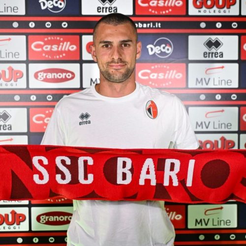 UFFICIALE – Sgarbi nuovo attaccante del Bari