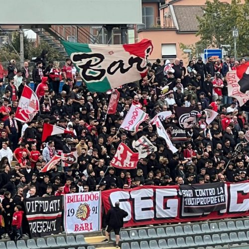 Si rinnova il gemellaggio di Salernitana e Bari. Il programma delle attività e il giro di campo degli ultras