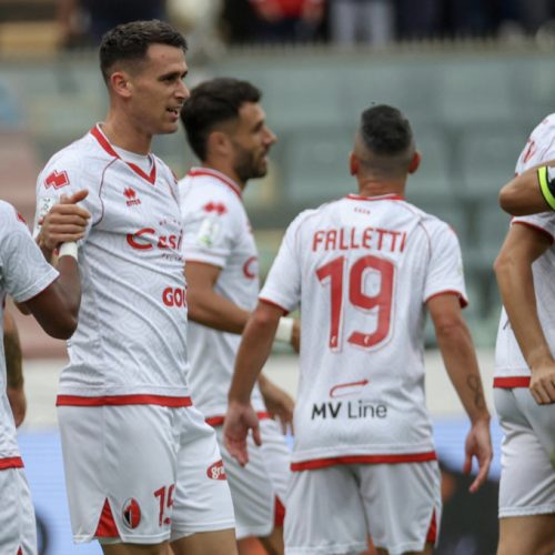 Bari, quando prendi gol? Biancorossi solidi nel primo tempo, disastro nell’ultima mezzora