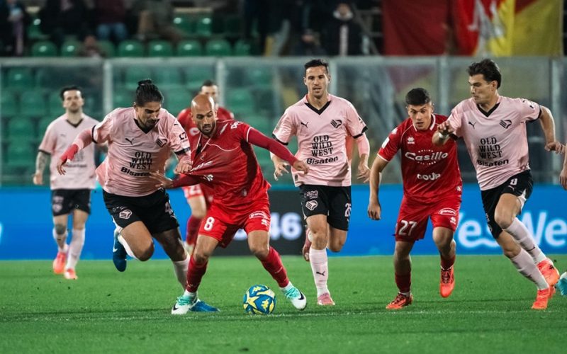 Palermo-Bari, l’analisi: il meglio e il peggio della prestazione del Bari, l’impatto delle mosse di Longo e la prova di Falletti