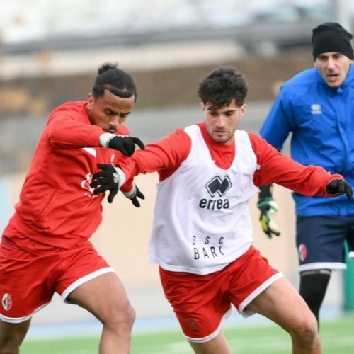Bari, oggi la ripresa dei lavori in vista di Cesena. Assenti Oliveri e Vicari, aggregati 5 baby
