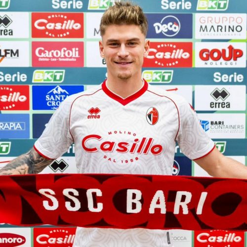 Bari, oggi primo allenamento per Bonfanti. A parte in 4