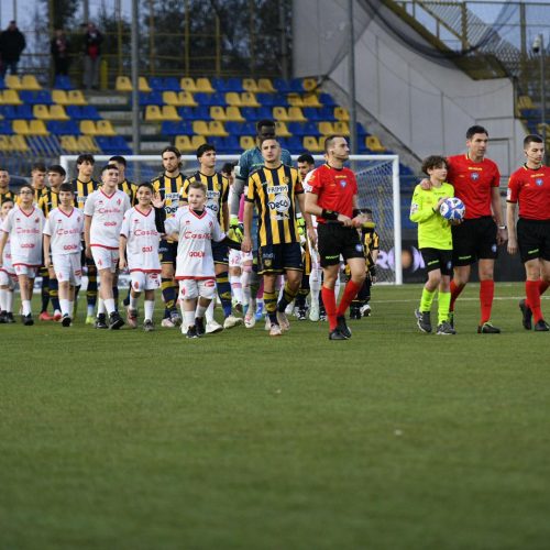 Le pagelle BRUTTE di Juve Stabia-Bari: Vicari e il futuro in Kings League, Dorval e il duello con Mussolini, i flop Radunovic e Tripaldelli