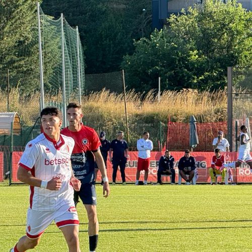 Al Bari basta un rigore di Sibilli. La prima vera amichevole finisce 1-0