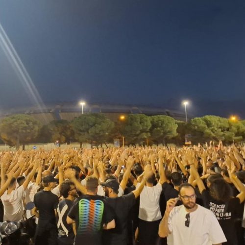 Bari, la posizione degli ultras: “Andremo al San Nicola, ma niente colori. Contesteremo da dentro”