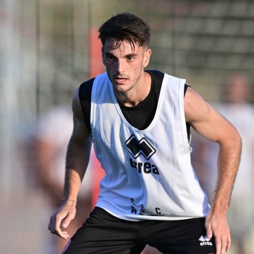 Bari, tutti i numeri di maglia: a Maggiore la 18, Meroni con la 13, Castrovilli opta per la 4