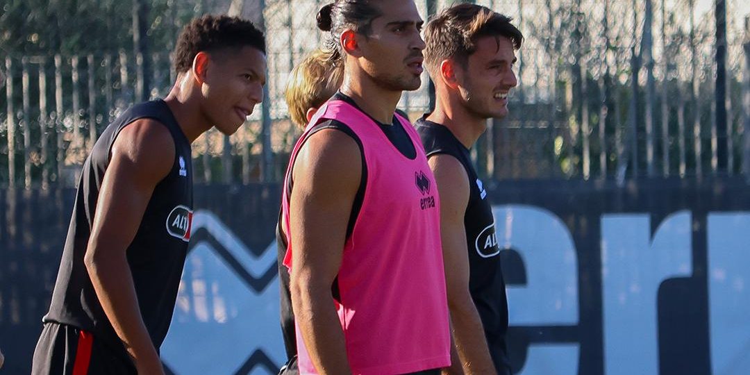 Bari, -4 alla Reggiana. Oggi doppio allenamento, a parte Nikolaou