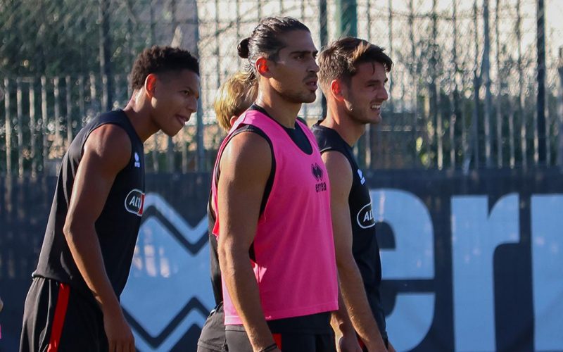 Nikolaou Bari allenamento