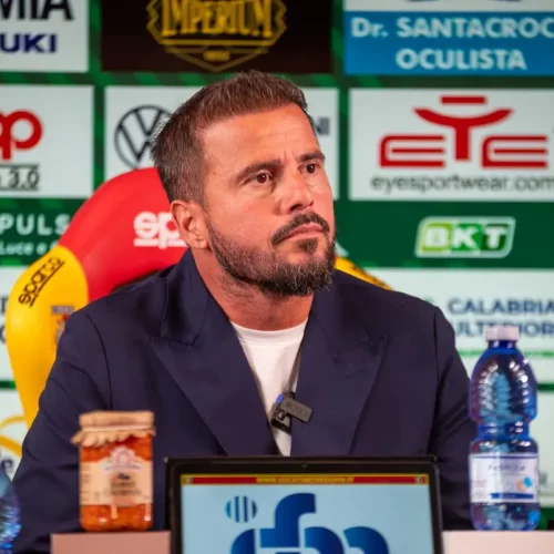 Serie B, colpaccio del Catanzaro: ko il Palermo. Vince anche la Carrarese, risultati e classifica