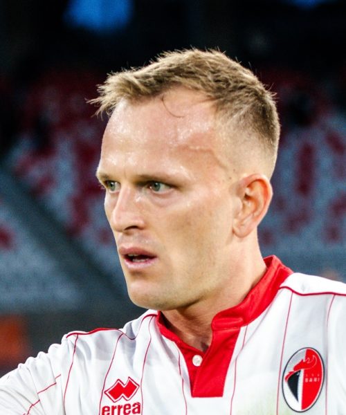 Dickmann, un’estate con pochi sorrisi a Bari e quella voglia di tornare in Serie B