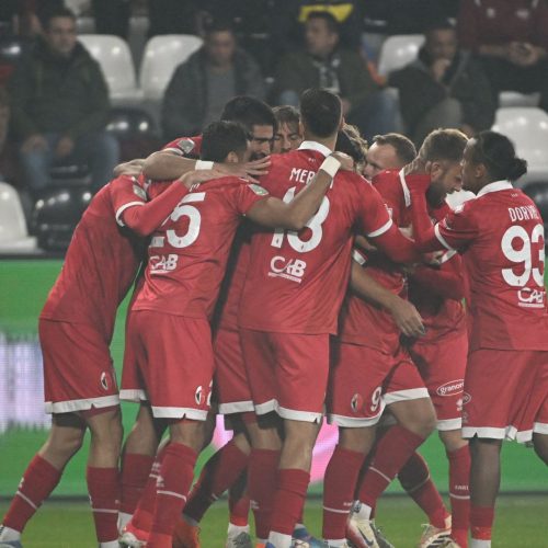 Serie B, si parte stasera con Catanzaro-Pescara. Domani il Bari, la Samp di lunedì. Il programma