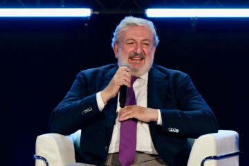 Emiliano: “I De Laurentiis spendono le loro energie per il Napoli. Tempi maturi per la cessione del Bari”