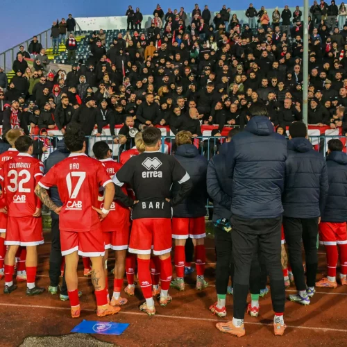 Bari, finora è (quasi) tutto un disastro. Dal mercato l’unica speranza