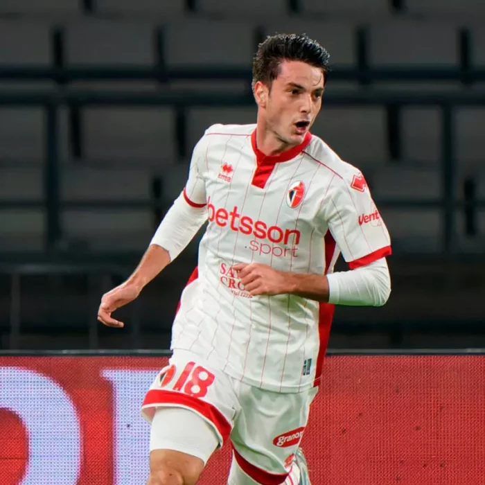 Bari, resta lungo l’elenco dei diffidati. In 6 possono saltare il Catanzaro