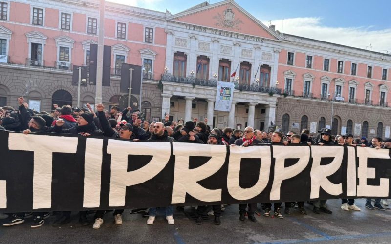 Bari ultras