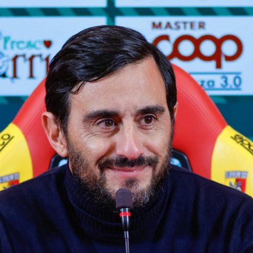 Catanzaro, Aquilani: “Bari squadra ben allenata, Vivarini preparato. Servirà massima attenzione”