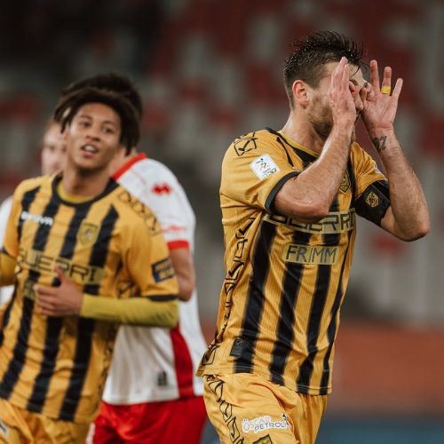 Bari, disastro senza fine: vince anche la Juve Stabia. Il San Nicola grida “mercenari”