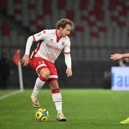 Troppo Palermo per il Bari: primo ko per Longo. Applausi dal San Nicola