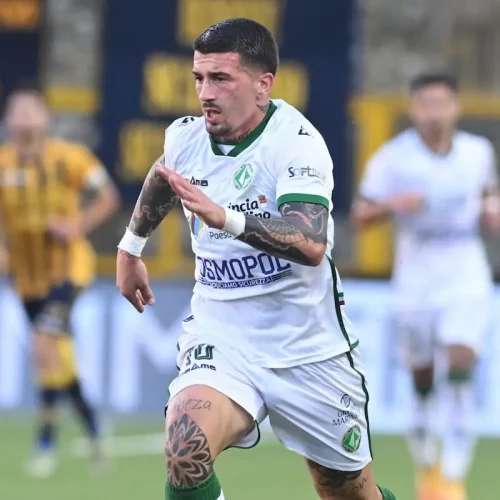 Bari, forte interesse per Russo dell’Avellino. Intanto Pandolfi si allontana