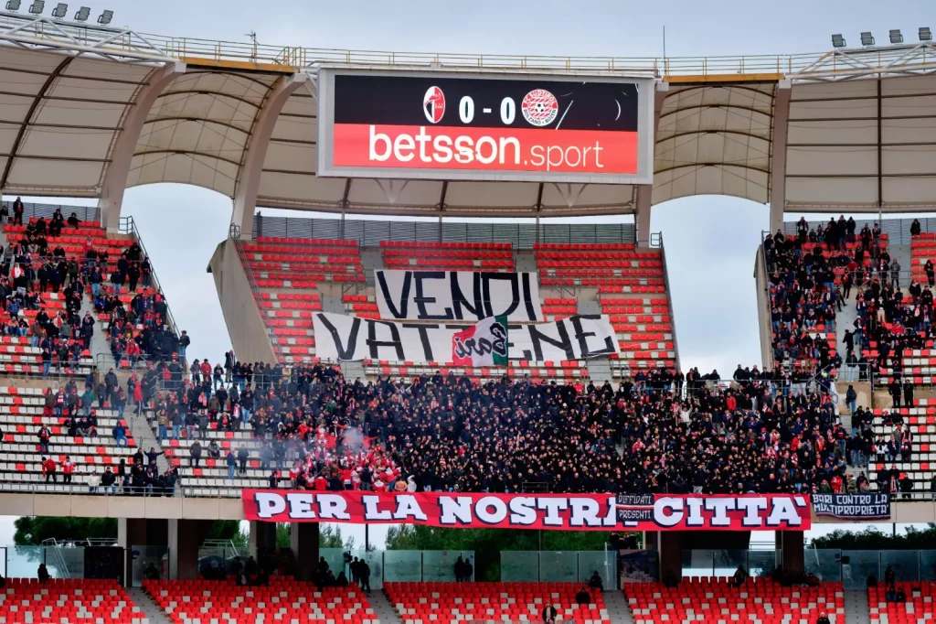 Bari contestazione tifosi