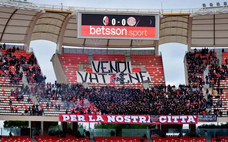 Bari contestazione tifosi