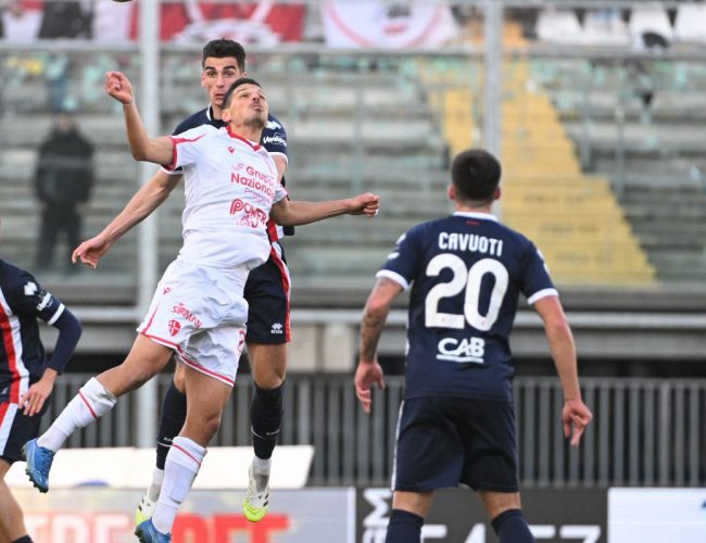 Calciomercato Bari, idea Giulio Favale per la fascia: sondaggio per il terzino del Padova
