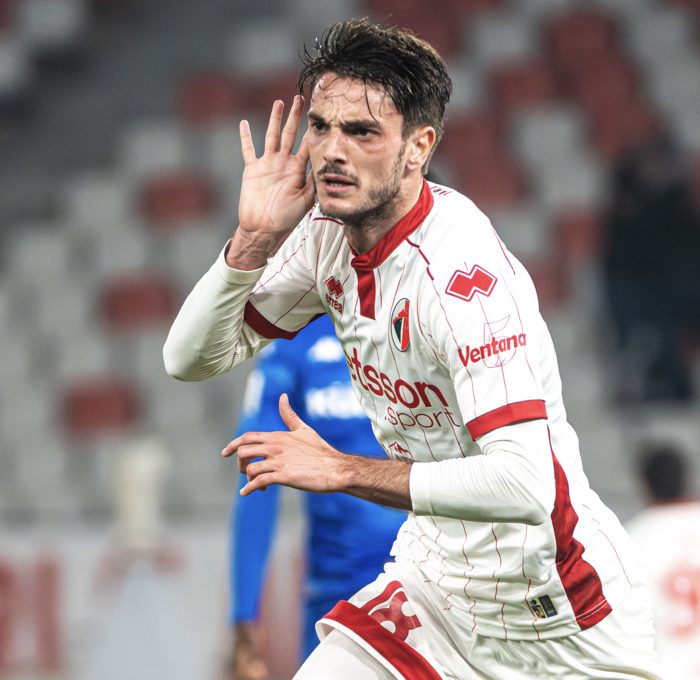 Il borsino del centrocampo del Bari: Maggiore cerca squadra, dubbi su Darboe, Colangiuli resta