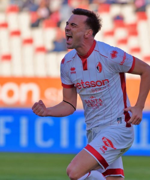 Bari, dov’eri un anno fa? Longo batte… Longo, Moncini meglio di Lasagna, ma la difesa è un disastro