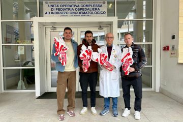 Bari, delegazione al Policlinico per consegnare uova pasquali ai piccoli degenti. FOTO