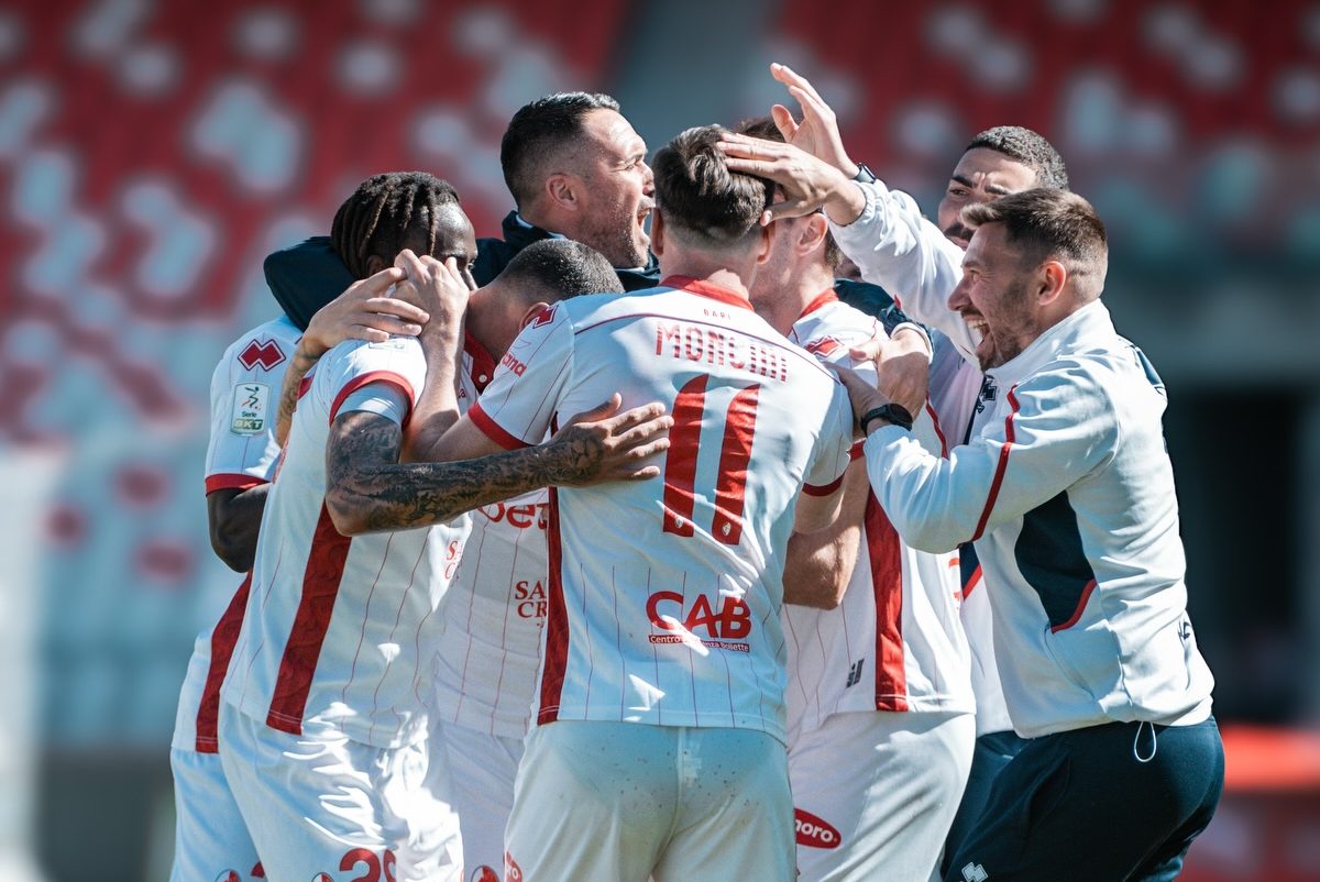 Bari esultanza Serie B