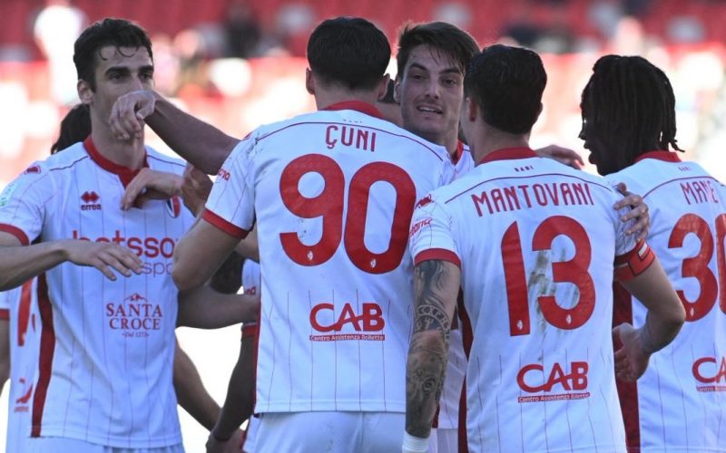 Bari esultanza Serie B