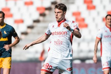 Bari, multa di 8.000€ per lancio di petardi. Artioli salta l’Entella