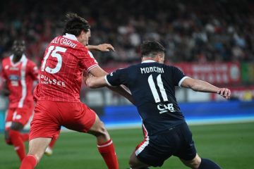 Poco Bari, troppo Monza: biancorossi di nuovo nell’incubo. Segnano Obiang e Pessina