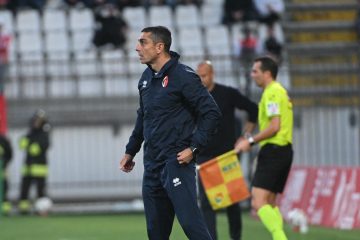 Longo: “Il Monza è più forte, l’avevamo messo in preventivo. Ora non perdiamo fiducia”