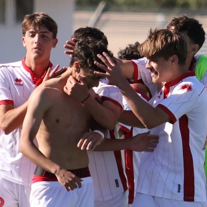 Bari Primavera, chiusura col sorriso: 3-2 alla Salernitana e festa al “Palmiotta”. Eurogol di Mundo