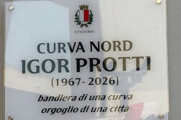Lo Zar è eterno: la Curva Nord del San Nicola intitolata a Igor Protti