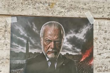Bari, città tappezzata da locandine contro ADL: “Sparisci! Ci hai rotto il calcio!” FOTO