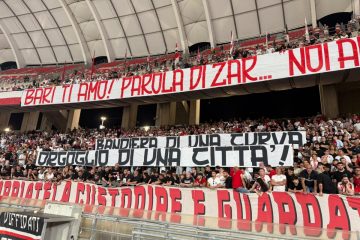 Bari abbraccia ancora il suo Re: una notte di emozioni per l’ultimo saluto a Igor Protti