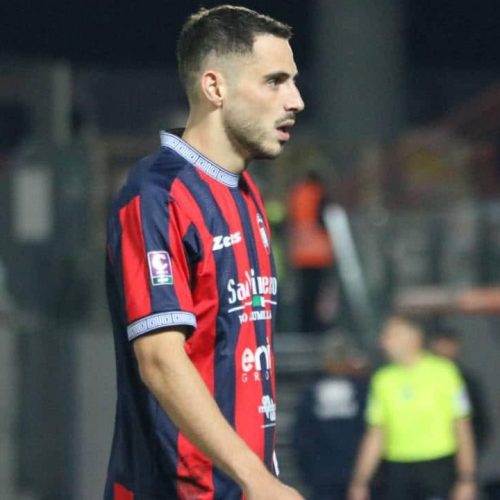 Dal no iniziale all’ok nella notte per quasi mezzo milione: Bari-Guido Gomez, fumata bianca