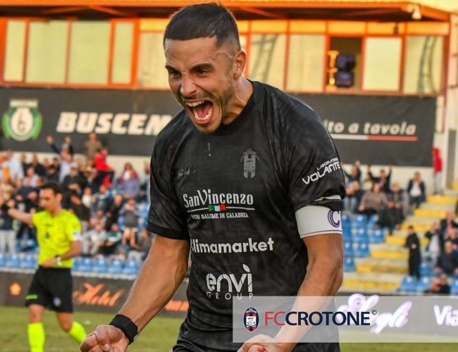 Calciomercato Bari, muro per Gomez: anche il Crotone chiede 500 mila euro. Parigi in pole