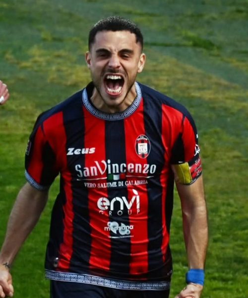 Chi è ‘El Chaparrón’ Guido Gomez, il bomber pagato a peso d’oro dal Bari