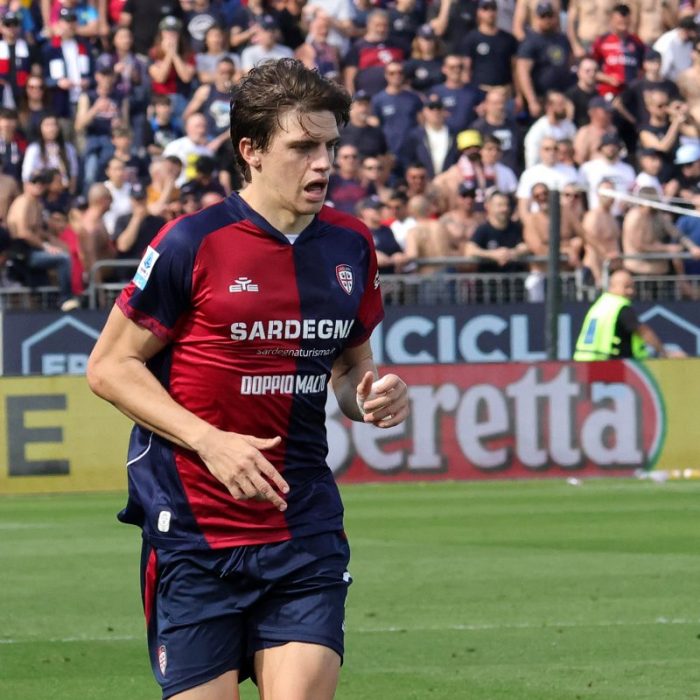 Cagliari, occhi su Favasuli dopo il trasferimento di Palestra al Chelsea: mega asta per l’ex Bari