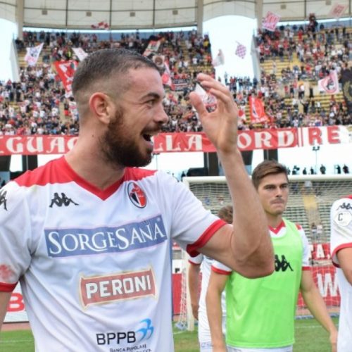 Quella volta che… il Bari vinse 4-0 contro la Cavese con un gol di Sabbione dalla metà campo