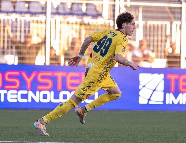 Calciomercato Bari, occhi in Serie C per il centrocampo: piace Tessiore