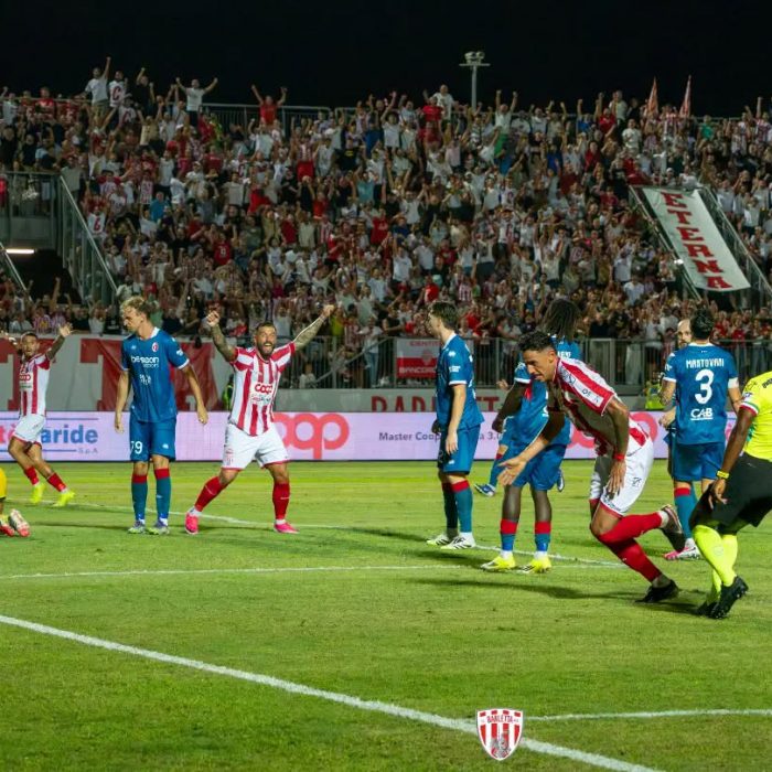 Giudice Sportivo: 1.200€ di ammenda al Bari per lancio di 8 petardi e 4 fumogeni