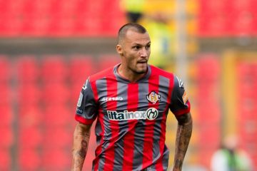 Calciomercato Bari, Marino pesca dall’estero il terzino destro: ai dettagli il rumeno Mogos