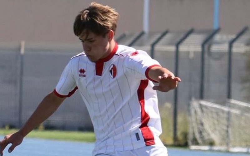 Bari, blindato il classe 2008 Alonso. L’attaccante rinnova sino al 2027